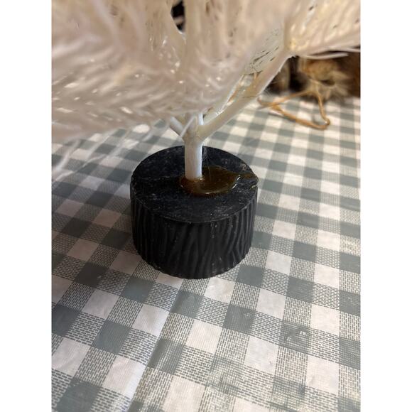 Vintage Small Artificial White Christmas Trees Plastic Branches in Faux Fur Base - Picture 9 of 10